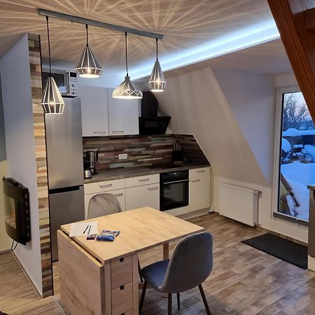 Gemuetliche Dachwohnung Mit Kleiner Oder Grosser Dachterrasse Nebeneinander 沃梅尔斯泰德 外观 照片