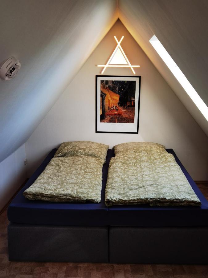 Gemuetliche Dachwohnung Mit Kleiner Oder Grosser Dachterrasse Nebeneinander 沃梅尔斯泰德 外观 照片