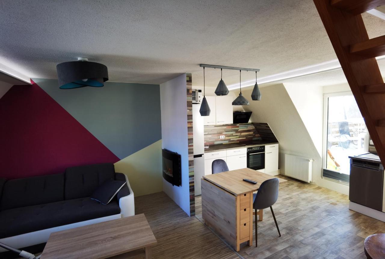 Gemuetliche Dachwohnung Mit Kleiner Oder Grosser Dachterrasse Nebeneinander 沃梅尔斯泰德 外观 照片