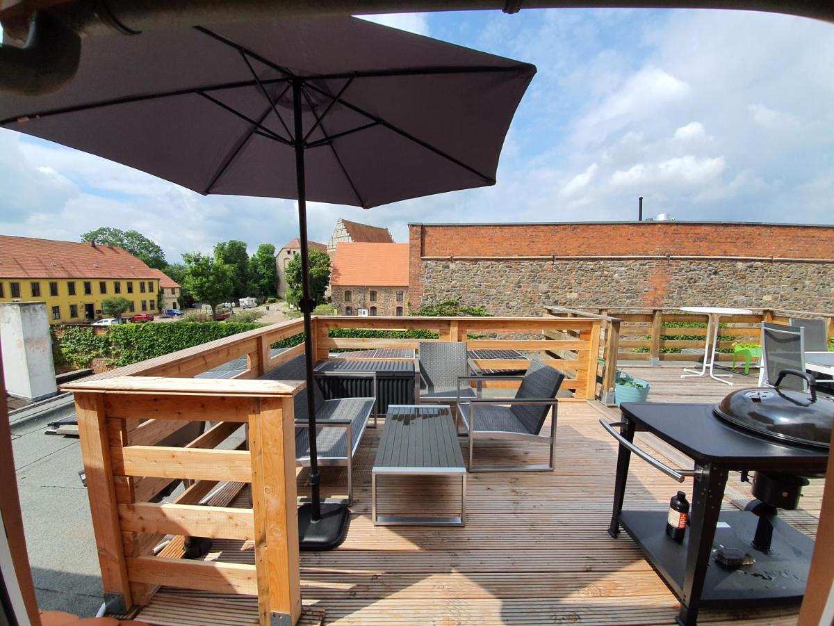 Gemuetliche Dachwohnung Mit Kleiner Oder Grosser Dachterrasse Nebeneinander 沃梅尔斯泰德 外观 照片