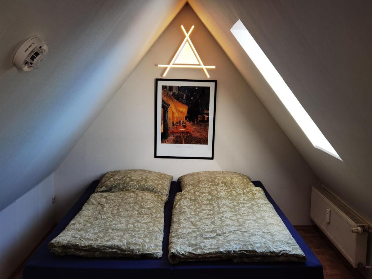 Gemuetliche Dachwohnung Mit Kleiner Oder Grosser Dachterrasse Nebeneinander 沃梅尔斯泰德 外观 照片