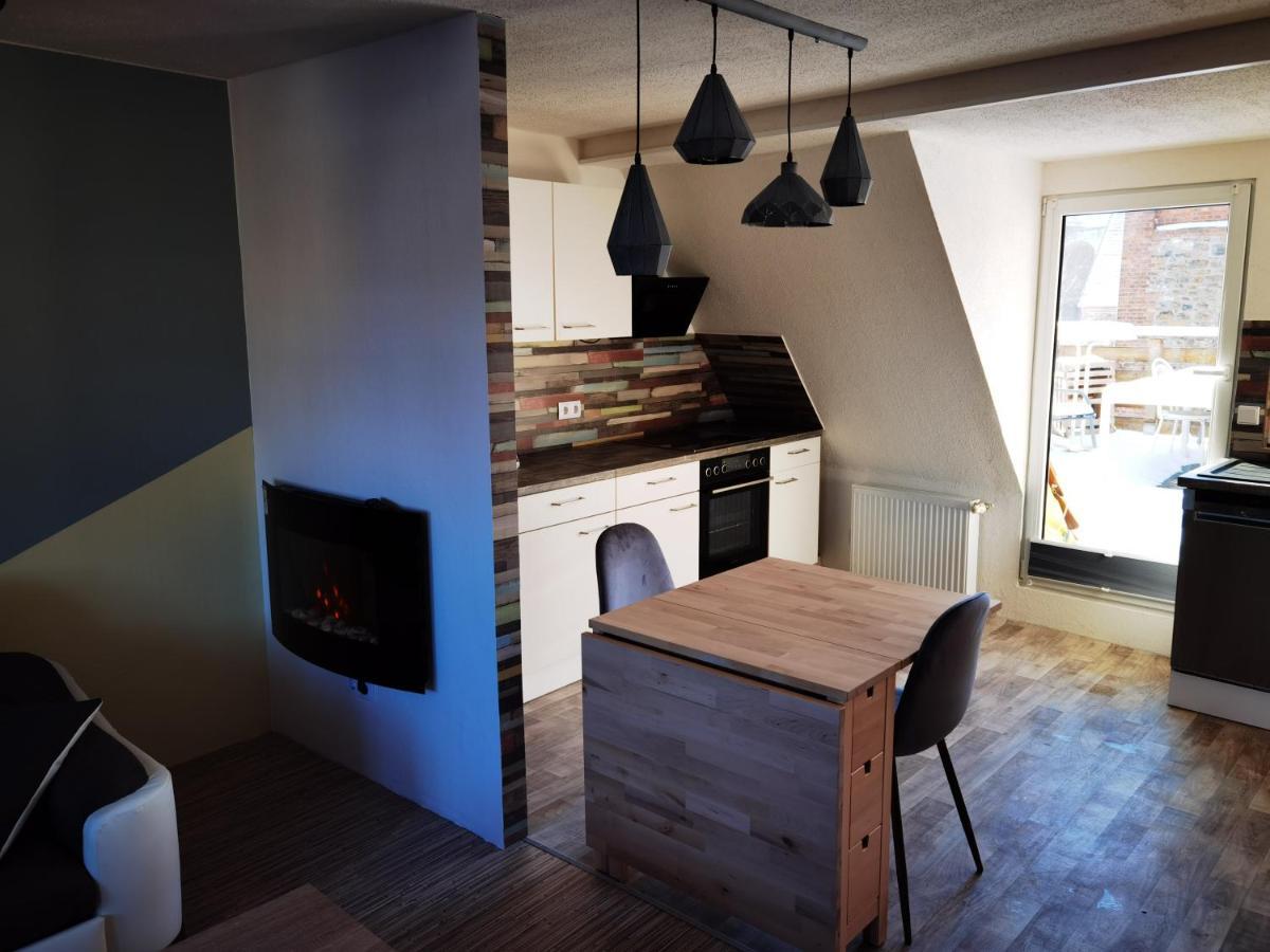 Gemuetliche Dachwohnung Mit Kleiner Oder Grosser Dachterrasse Nebeneinander 沃梅尔斯泰德 外观 照片