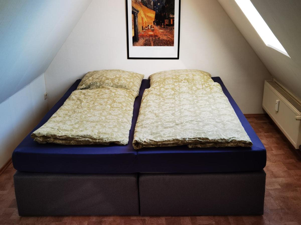 Gemuetliche Dachwohnung Mit Kleiner Oder Grosser Dachterrasse Nebeneinander 沃梅尔斯泰德 外观 照片