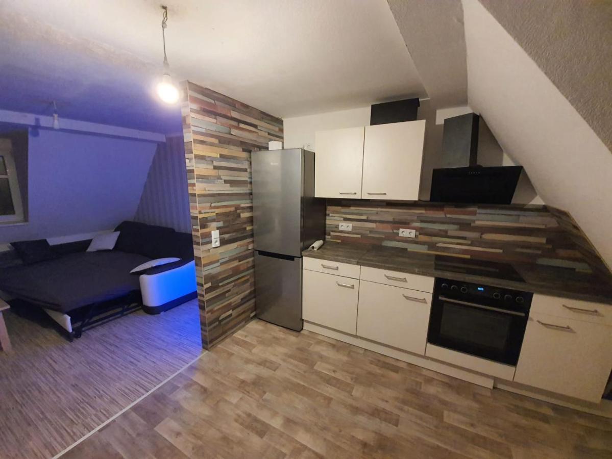Gemuetliche Dachwohnung Mit Kleiner Oder Grosser Dachterrasse Nebeneinander 沃梅尔斯泰德 外观 照片