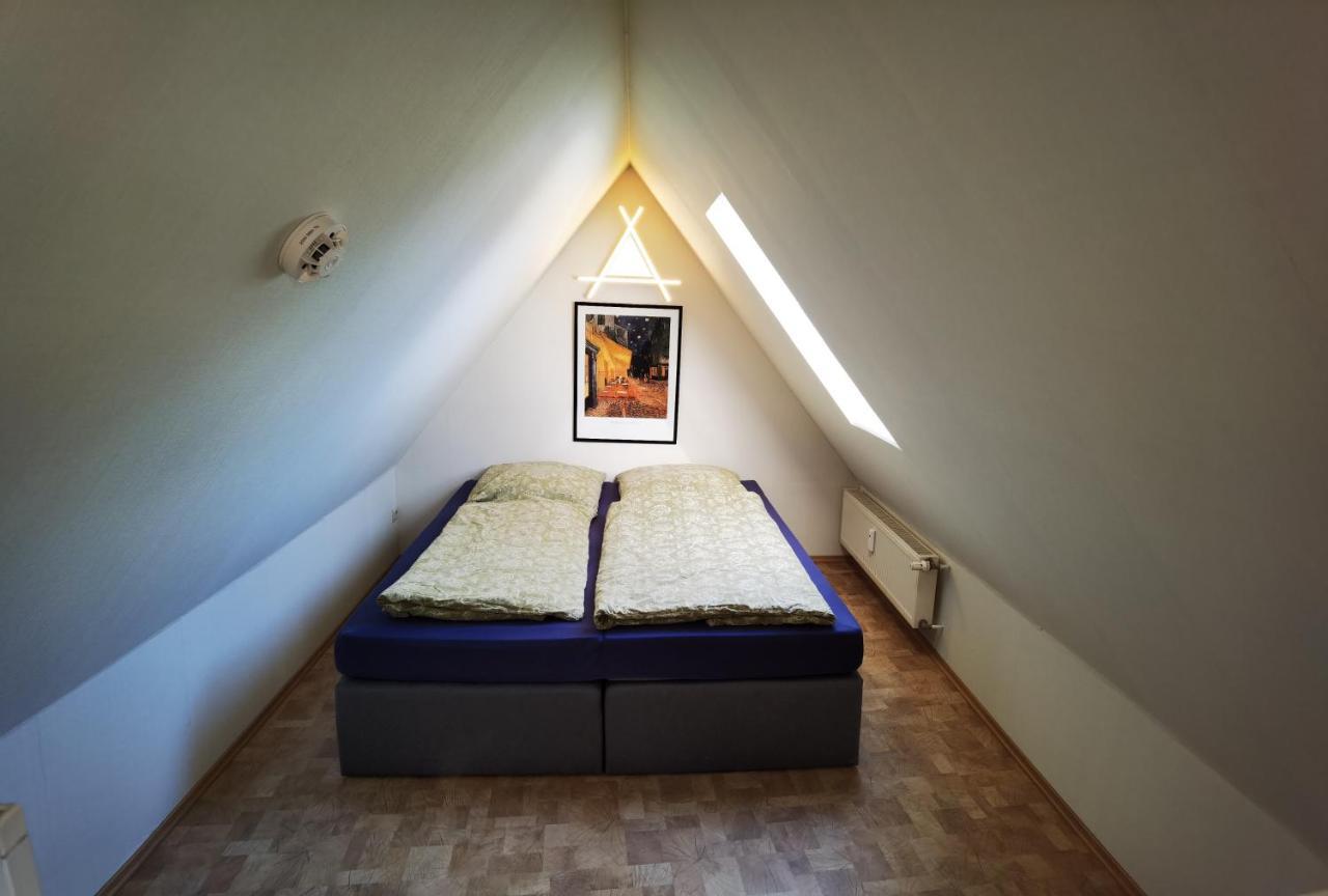 Gemuetliche Dachwohnung Mit Kleiner Oder Grosser Dachterrasse Nebeneinander 沃梅尔斯泰德 外观 照片