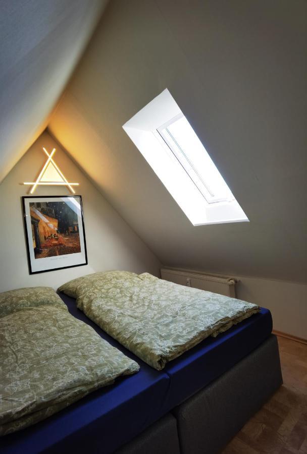 Gemuetliche Dachwohnung Mit Kleiner Oder Grosser Dachterrasse Nebeneinander 沃梅尔斯泰德 外观 照片