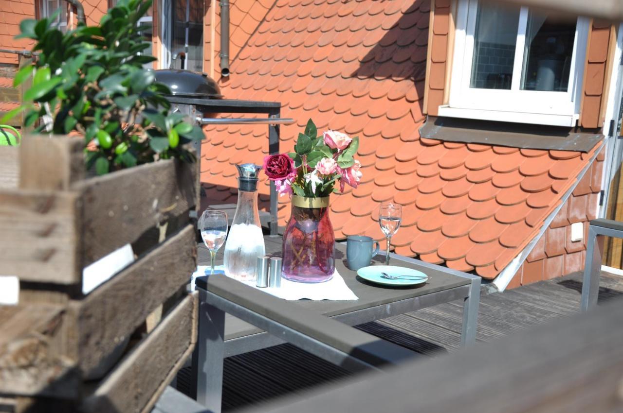 Gemuetliche Dachwohnung Mit Kleiner Oder Grosser Dachterrasse Nebeneinander 沃梅尔斯泰德 外观 照片