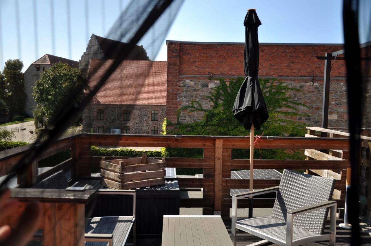 Gemuetliche Dachwohnung Mit Kleiner Oder Grosser Dachterrasse Nebeneinander 沃梅尔斯泰德 外观 照片