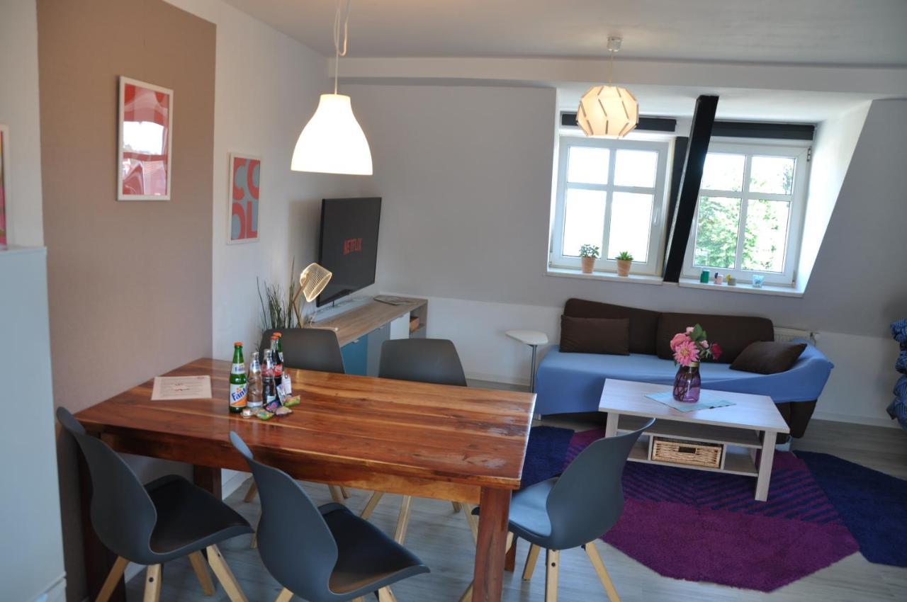 Gemuetliche Dachwohnung Mit Kleiner Oder Grosser Dachterrasse Nebeneinander 沃梅尔斯泰德 外观 照片