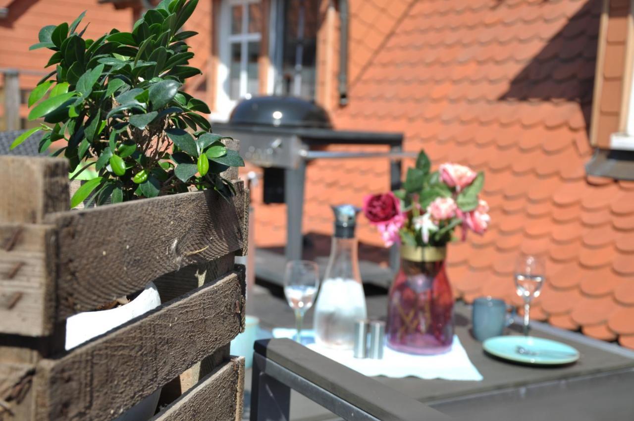Gemuetliche Dachwohnung Mit Kleiner Oder Grosser Dachterrasse Nebeneinander 沃梅尔斯泰德 外观 照片