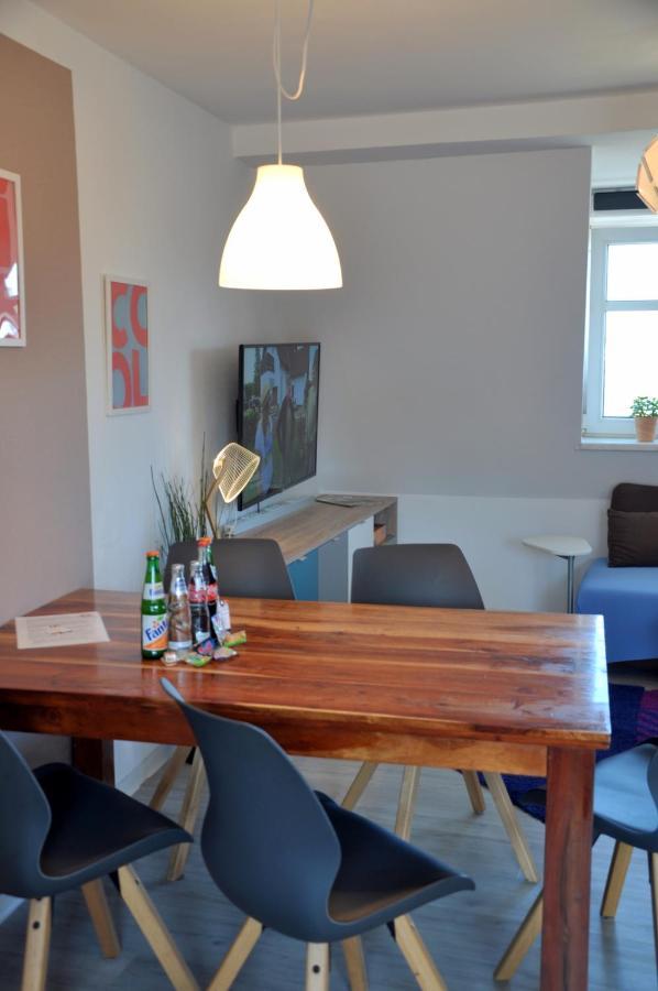 Gemuetliche Dachwohnung Mit Kleiner Oder Grosser Dachterrasse Nebeneinander 沃梅尔斯泰德 外观 照片