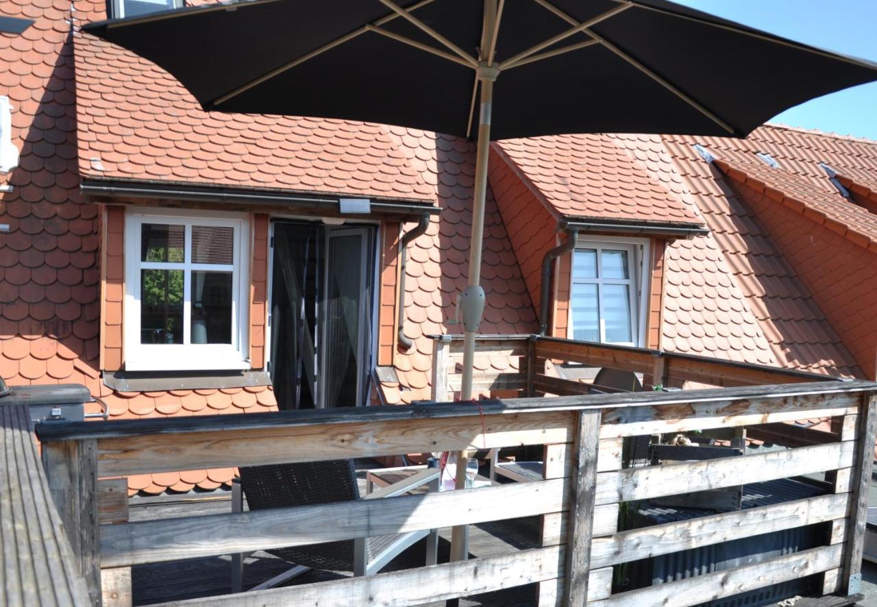 Gemuetliche Dachwohnung Mit Kleiner Oder Grosser Dachterrasse Nebeneinander 沃梅尔斯泰德 外观 照片