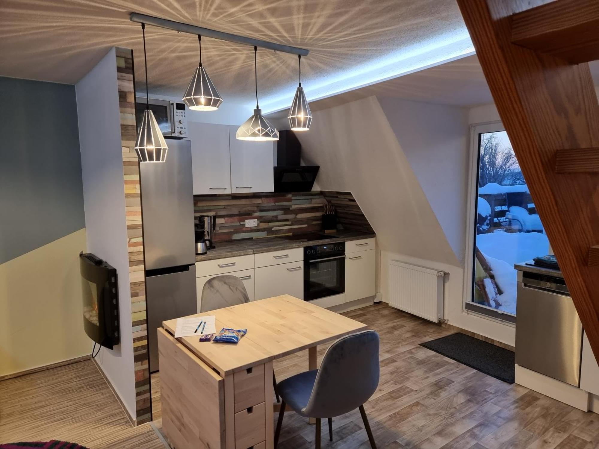 Gemuetliche Dachwohnung Mit Kleiner Oder Grosser Dachterrasse Nebeneinander 沃梅尔斯泰德 外观 照片